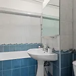 Charm - Old Town Apartman Bukarest